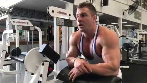 Ask me anything while I train Biceps! (LIVE STREAM)